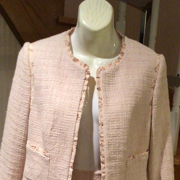 NWT peach /white jacket/skirt suit - Picture 3 of 8